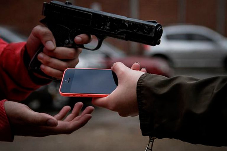 roubo celular